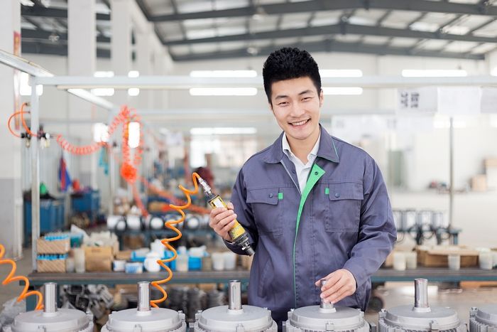 廣東企業(yè)在選擇工作服的時候應(yīng)該如何挑選